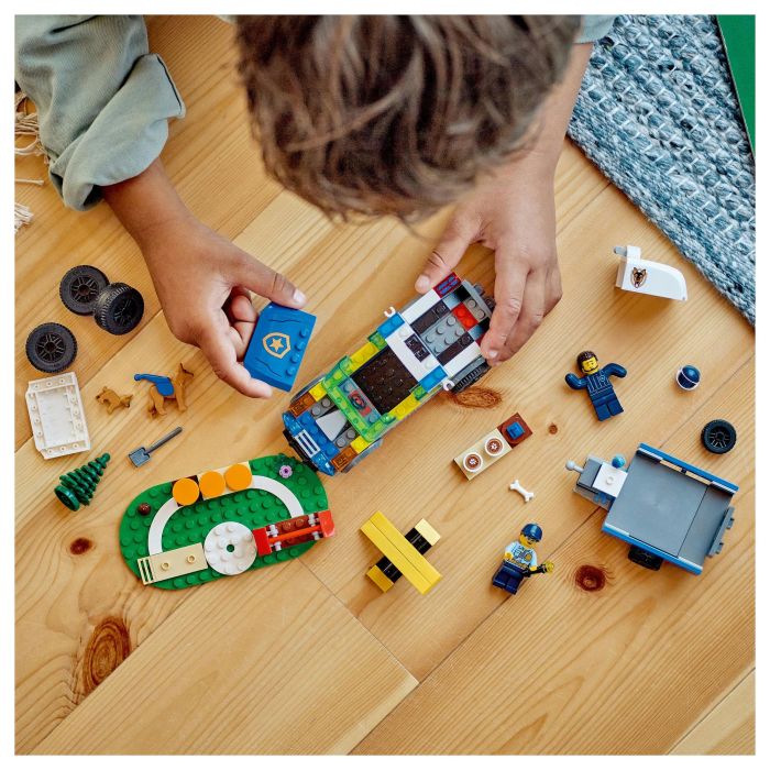 LEGO City Entrenamiento Móvil para Perros Policía, Juego Construcción 197 Piezas, Edad 5+