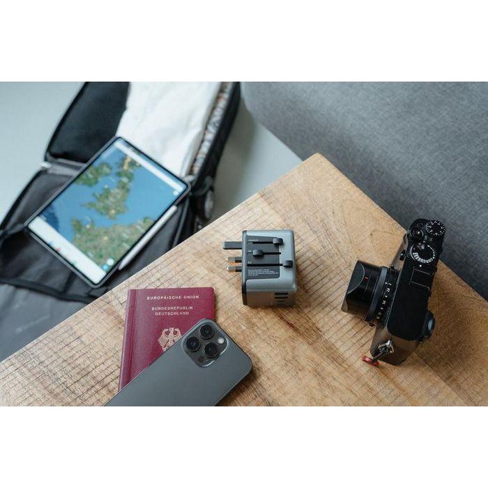 Verbatim Uta-03 Adaptador Universal De Viaje Con 1 Puerto Usb-C - 2 Puerto Usb-A - 2 Puerto Usb-C 25