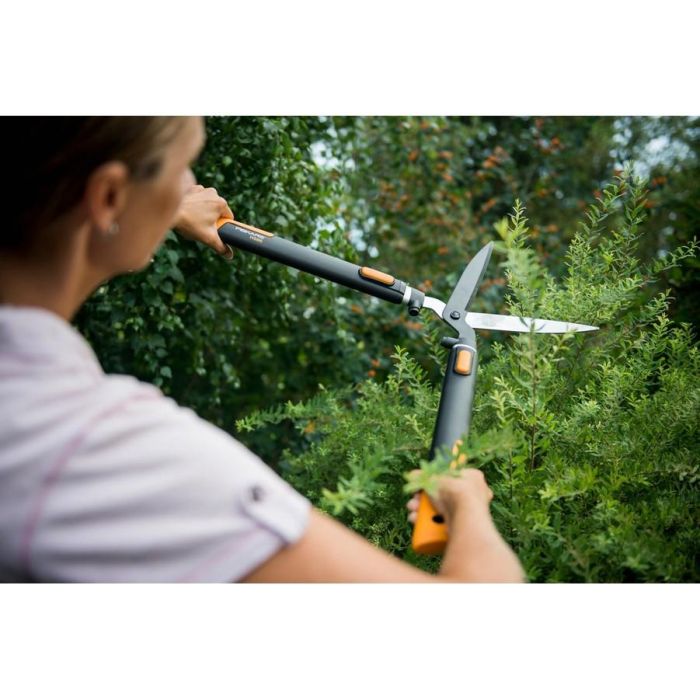 Fiskars Teleskop-Heckenschere SmartFit HS86 1