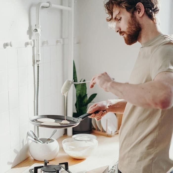 GSW 456715 Crepera de Aluminio 26 cm con Espátula, Exterior Silicona Roja, Para Todo Tipo de Fuegos Incluida Inducción 5