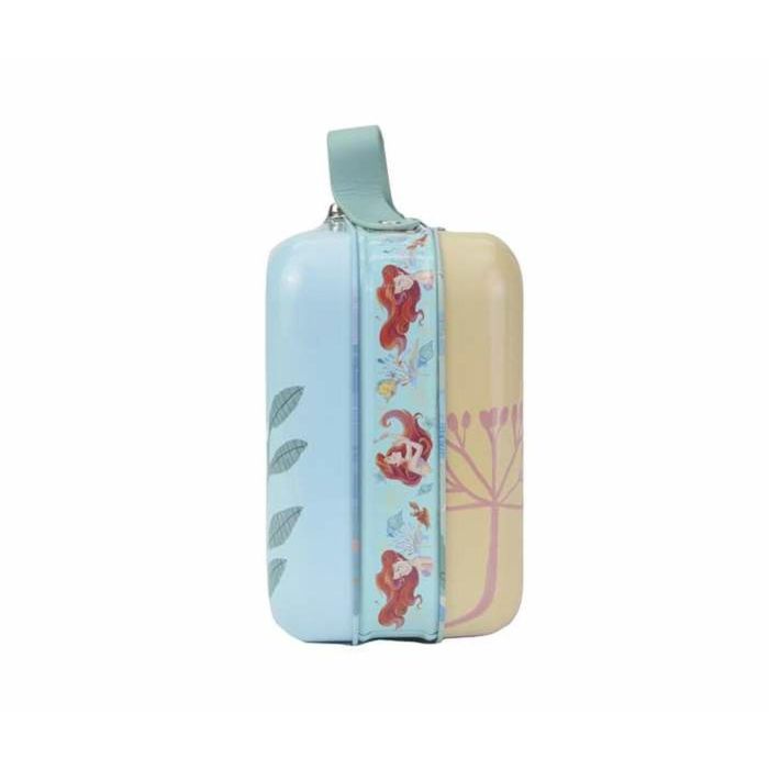 Markwins Maletín Metálico de Maquillaje Frozen para Niñas - Labiales, Brillos, Esmaltes y Accesorios - 14x8x19 cm - Edad 3+ 3 Markwins Maletín Metálico de Maquillaje Frozen para Niñas - Labiales, Brillos, Esmaltes y Accesorios - 14x8x19 cm - Edad 3+ 3