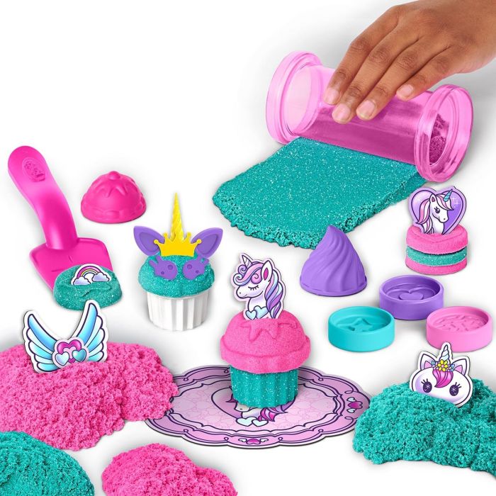 Spin Master Arena Kinetic Sand Pastelería Unicornio 6065201 con Purpurina y Accesorios para +3 Años