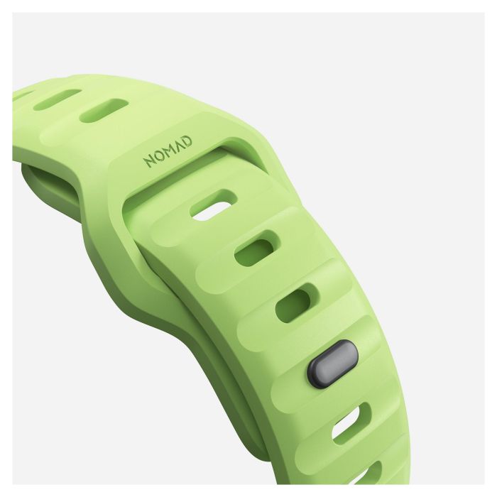 Nomad Sport Band para Apple Watch Series 9 / Ultra (46mm/49mm) - Glow - Correa Deportiva Ajustable de Caucho Verde Claro 4