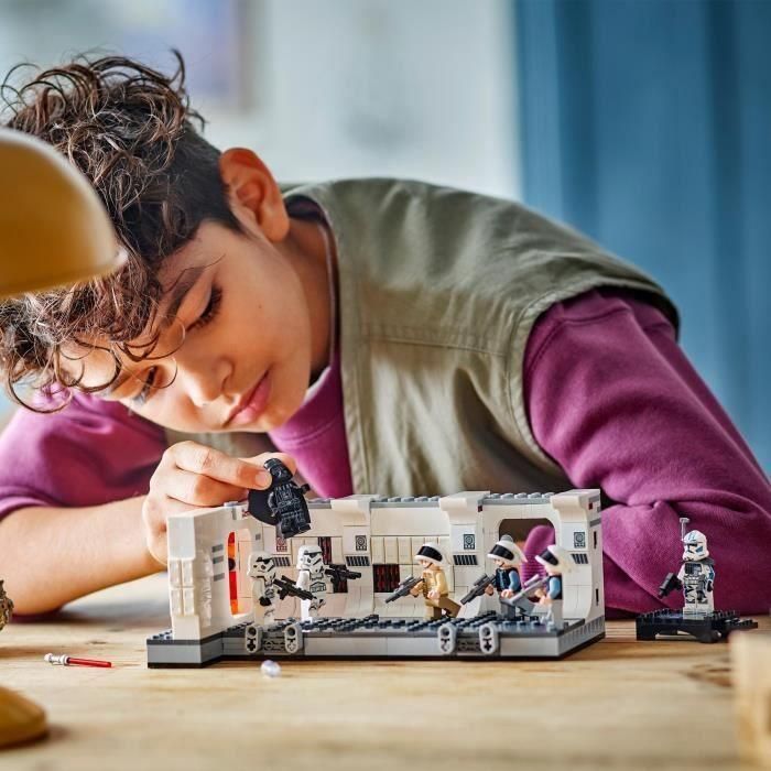 LEGO 75387 Star Wars Abordaje del Tantive IV, Juguete de Construcción de Vehículo 4 LEGO 75387 Star Wars Abordaje del Tantive IV, Juguete de Construcción de Vehículo 4
