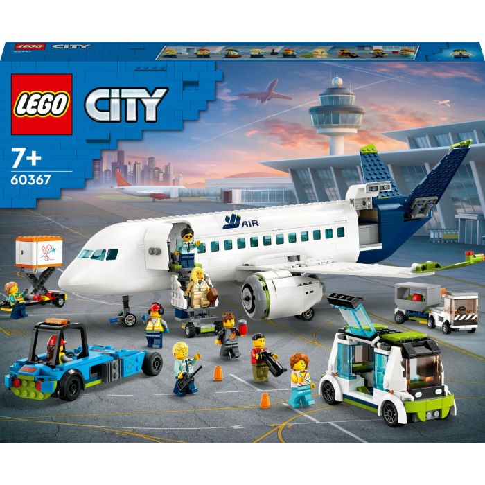 Lego 60367 Avión de Pasajeros City Exploration Juguete con Remolcador, Autobús y 9 Minifiguras - Para Mayores de 7 Años