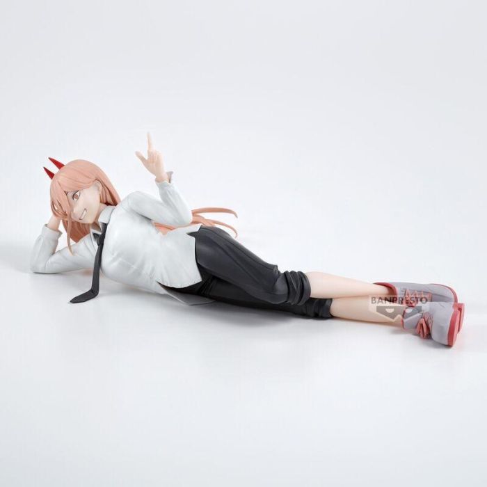 Banpresto Figura Chainsaw Man Power - Personaje reclinado con expresión pícara, 22 cm 3