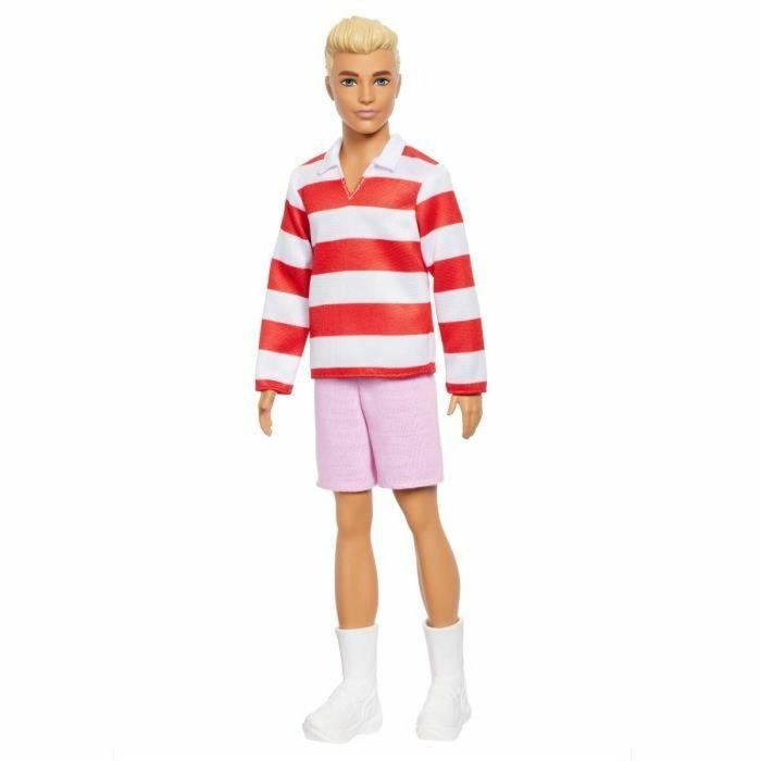 Barbie Muñeca Ken Fashionista HYV01 con top y pantalones cortos de rayas rojas 4