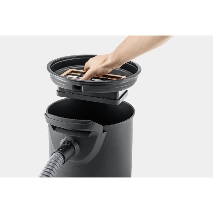 Aspiradora sin Bolsa Karcher 1.629-731.0 17 L 600W Negro 2