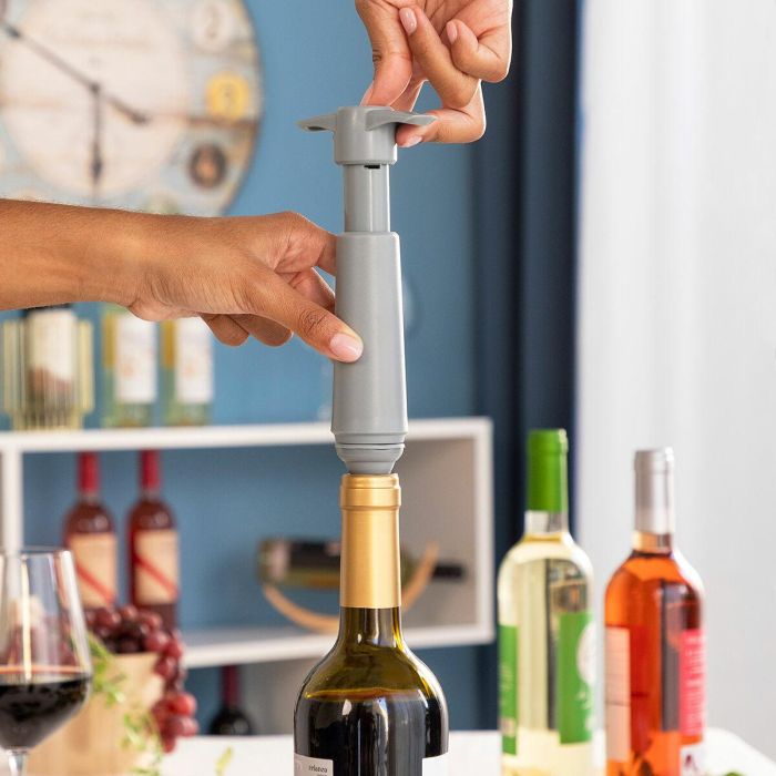 Bomba de Vacío y Tapones para Vino Winuum InnovaGoods (4 tapones) 5 Bomba de Vacío y Tapones para Vino Winuum InnovaGoods (4 tapones) 5