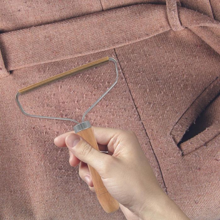 Je cherche une Idee Rastrillo Quitapelusas y Bolitas para Tejidos con Mango de Madera 16x12.5 cm 5