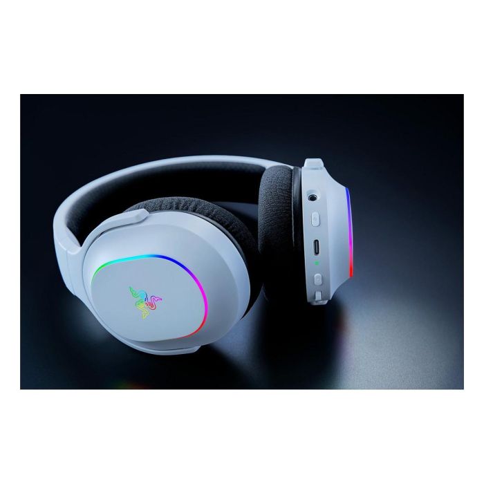 Razer Auriculares Inalambricos Barracuda X Chroma Bluetooth 5.3 USB-Dongle Negro Blanco Juego 70h Batería Virtual 7.1