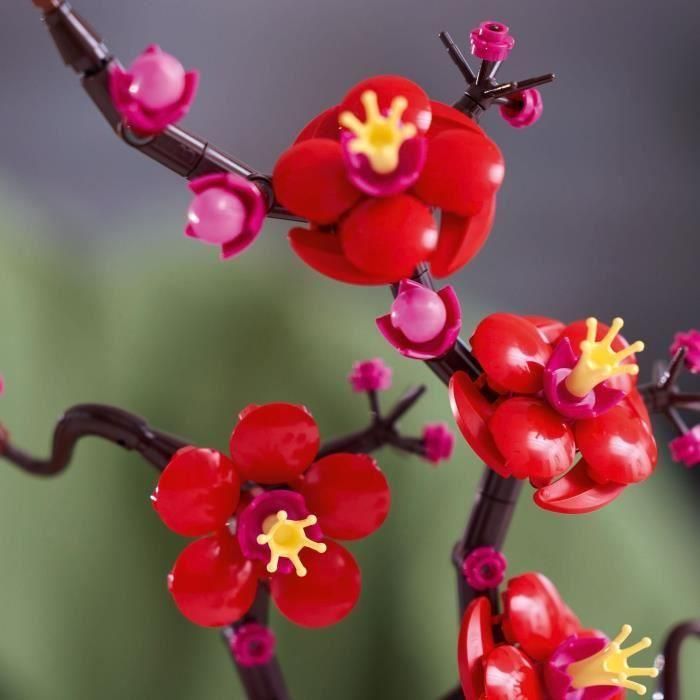 LEGO 10369 Set de Construcción Flor de Ciruelo Creator Icons para Adultos - Flores Rojas y Magentas, Maceta Azul 3