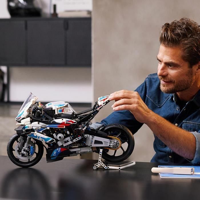 LEGO 42130 Technic BMW M 1000 RR Motocicleta, Réplica Detallada Modelo a Escala 1:5 para Adultos y Amantes de la Construcción y Exhibición 4 LEGO 42130 Technic BMW M 1000 RR Motocicleta, Réplica Detallada Modelo a Escala 1:5 para Adultos y Amantes de la Construcción y Exhibición 4