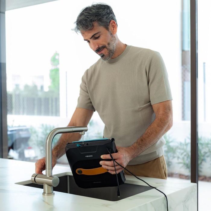 Cecotec Aspirador Limpiacristales Windroid 1390 Double Spray 72 W con mando y app 16