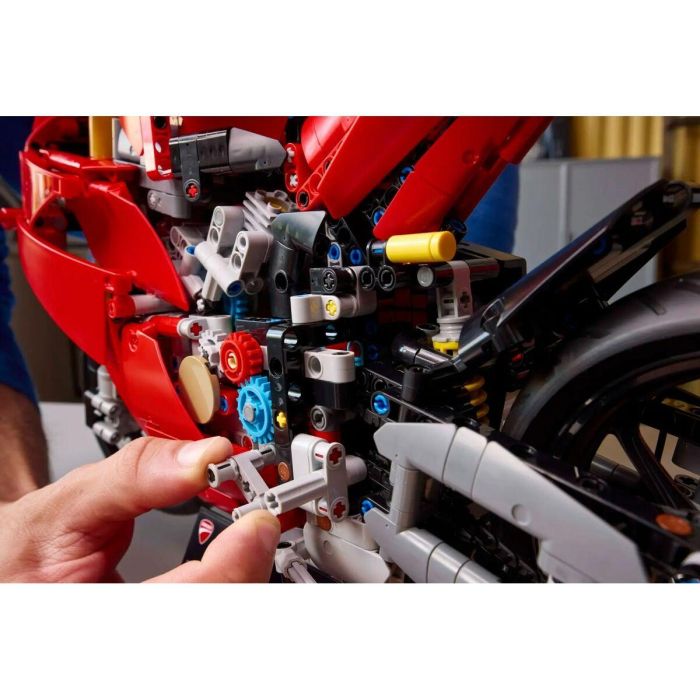 LEGO 42202 Technic Ducati Panigale V4 S Motocicleta para Construir para Adultos 2 LEGO 42202 Technic Ducati Panigale V4 S Motocicleta para Construir para Adultos 2