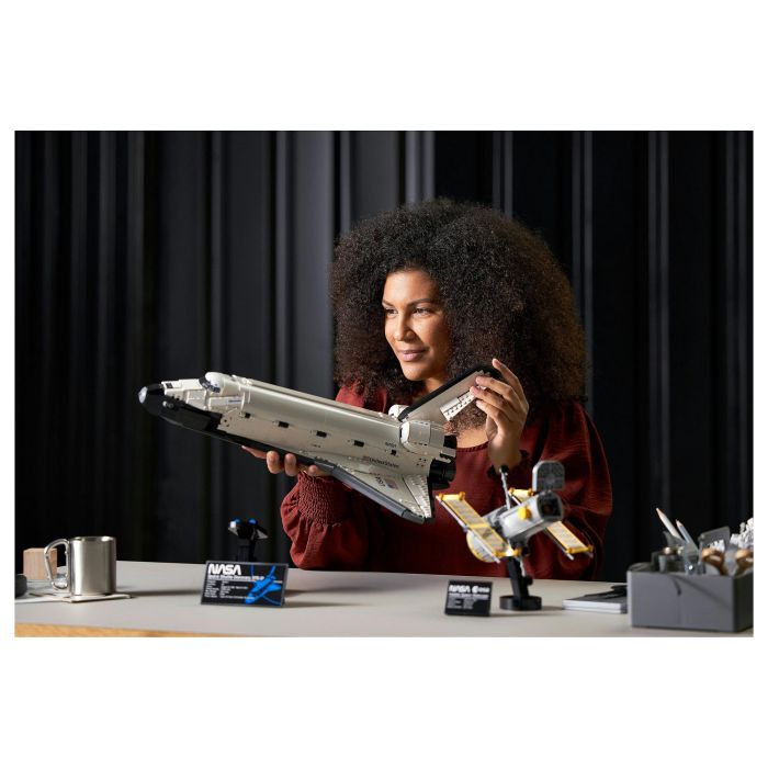 LEGO Creator Expert NASA Spaceshuttle Discovery - Set de construcción 2354 piezas, Maqueta del Transbordador Espacial, para adultos y fans 50