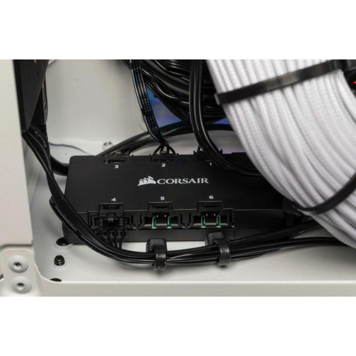 Corsair Torre PC Crystal Series 280X RGB con Ventana de Cristal Templado Blanca 21