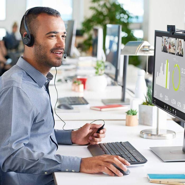 Logitech Webcam HD Pro C920s - Autofocus, RightLight 2, Micrófonos Duales, Tapa de Privacidad, Ideal para Videoconferencias y Streaming