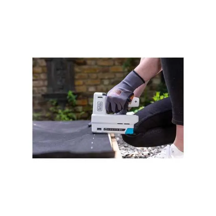 Black+Decker Grapadora/Clavadora BCN115-XJ 3,6V con Batería de Litio Integrada, Carga USB-C, Luz LED y Clavos/Grapas Incluidos 4