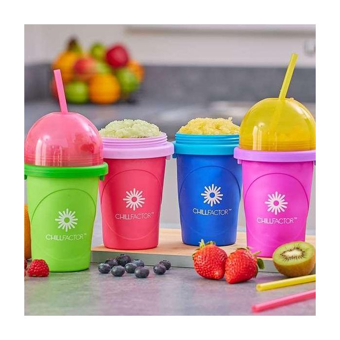 Bandai Maquina de Granizar Chillfactor (Congela, Aprieta y Disfruta) 10.5x10.5x18.8cm - Modelos Surtidos