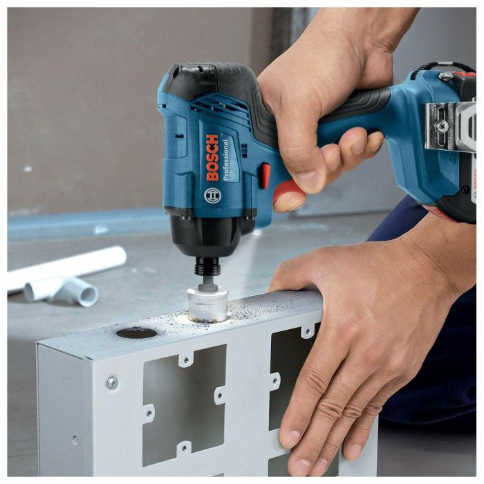 BOSCH PROFESSIONAL Atornillador de impacto inalámbrico 18V GDR 18V-160, 2 batidores 2,0 Ah, L-BOXX 2