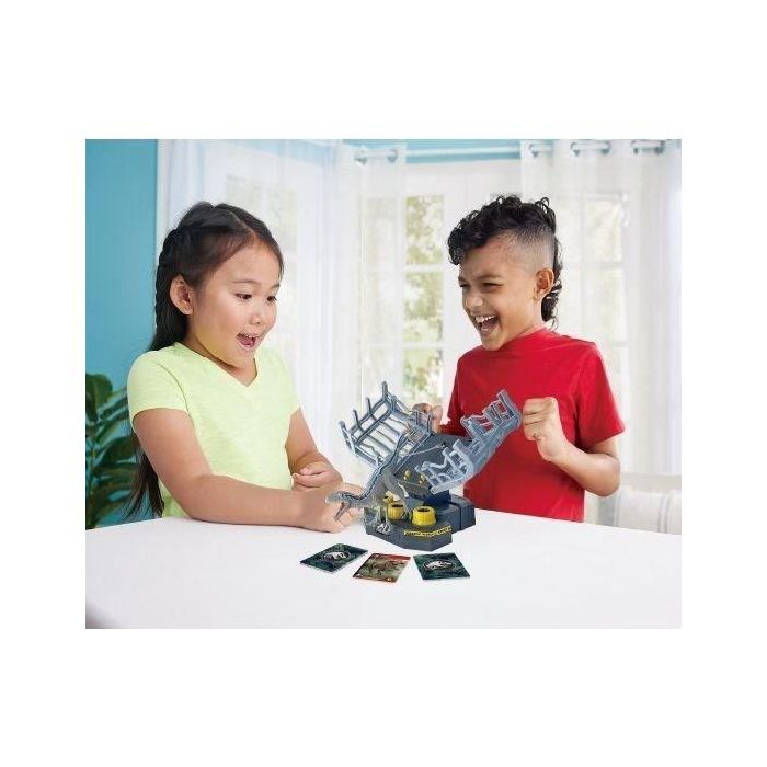 Epoch 7523 Juego de Mesa Jurassic World Cage Breaker: Libera al Velociraptor de la Jaula con Cartas. Apto para niños +4 años 3
