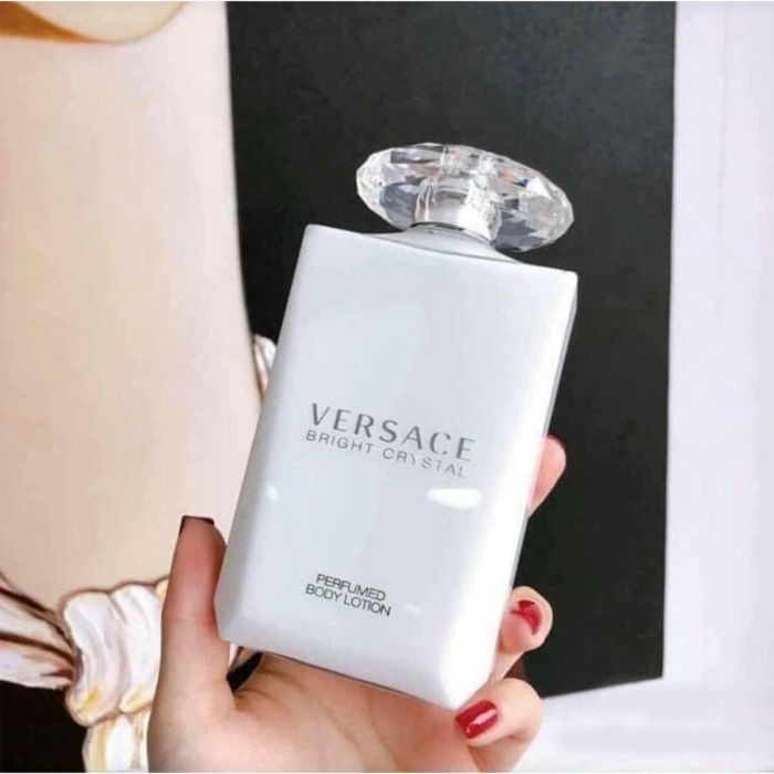 Versace Bright Crystal Perfumed Body Lotion 2 Versace Bright Crystal Perfumed Body Lotion 2