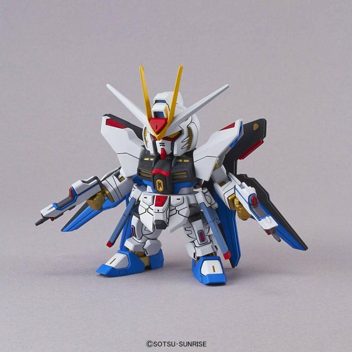 Maqueta Strike Freedom Mobile Suit Gundam Seed Destiny 3