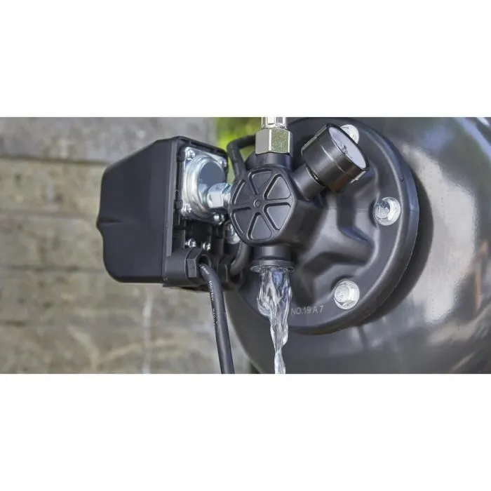 Gardena Grupo de Presión 3700/4 - 3700l/h, 800W, 4.1 bar, Depósito 19L, Manómetro 1