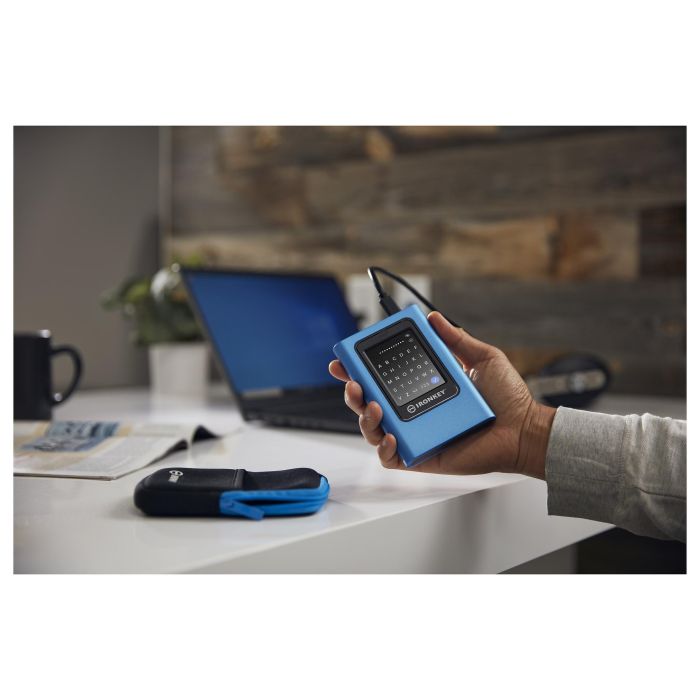 Kingston IronKey Vault Privacy 80 USB 3.2 Gen 1 960GB SSD Externo con Cifrado AES 256-bit y Protección por Contraseña