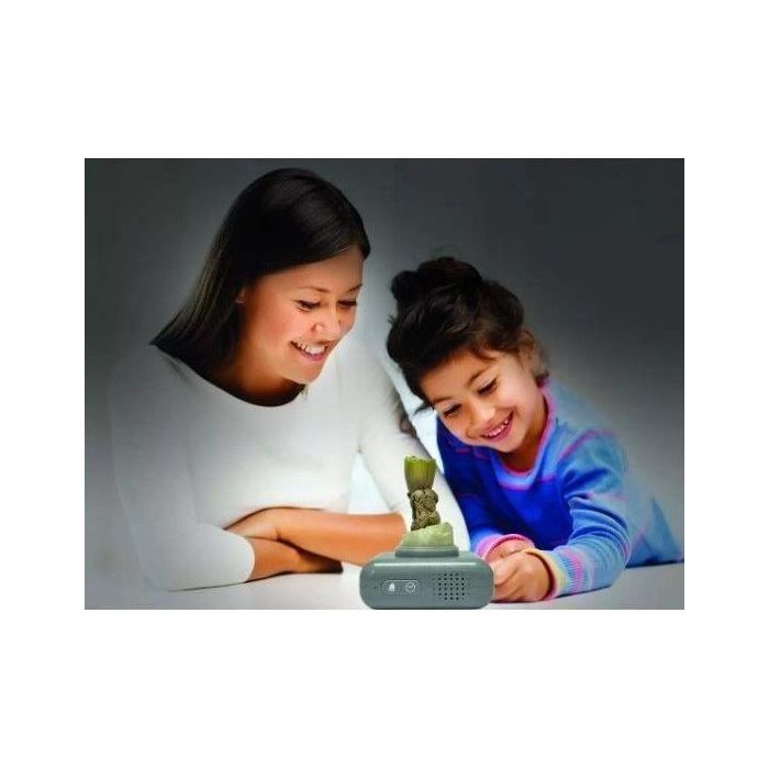 Lexibook LEX3380743104355 Despertador digital con luz nocturna Groot de Guardianes de la Galaxia y efectos de sonido 3