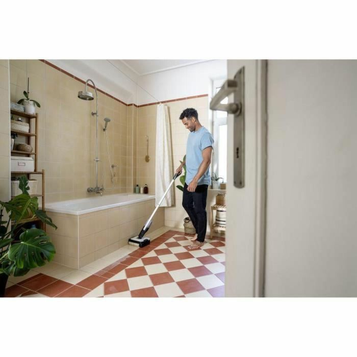 Karcher KAR4054278926438 Limpiasuelos FC 2-4 para limpiar suciedad seca y húmeda de una sola pasada con posición de aparcamiento 3 Karcher KAR4054278926438 Limpiasuelos FC 2-4 para limpiar suciedad seca y húmeda de una sola pasada con posición de aparcamiento 3
