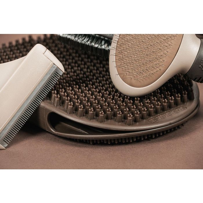 Gloria Carda Ovalada Grande Curvada y Cómoda para Perros de Pelo Largo y Duro - Cepillo Desenredante y Quita Muda con Mango Ergonómico 4