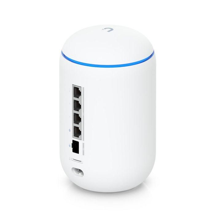 Ubiquiti UDR7 (15W), 10G SFP+, 2.5 GbE RJ45, 3x 2.5 GbE RJ45 including (1) PoE, 160 m² (1,750 ft²), WiFi 7, PoE, microSD 7 Ubiquiti UDR7 (15W), 10G SFP+, 2.5 GbE RJ45, 3x 2.5 GbE RJ45 including (1) PoE, 160 m² (1,750 ft²), WiFi 7, PoE, microSD 7