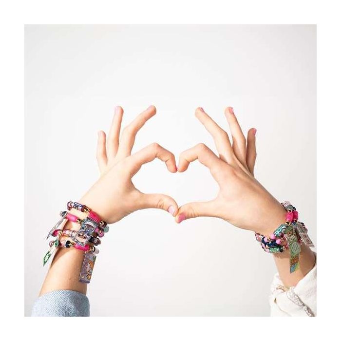 Set de pulseras sticki rolls ¡crea impresionantes pulseras con temática hawaii! incluye 2 rollos intercambiables 4 Set de pulseras sticki rolls ¡crea impresionantes pulseras con temática hawaii! incluye 2 rollos intercambiables 4