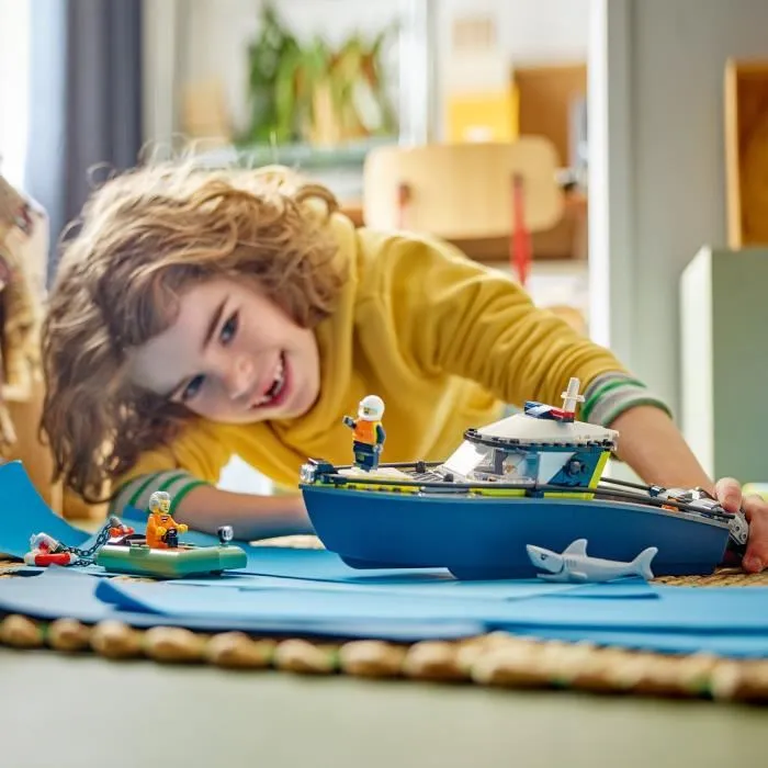 Lego 60456 Persecución en lancha policial - Juguete para niños a partir de 6 años 4