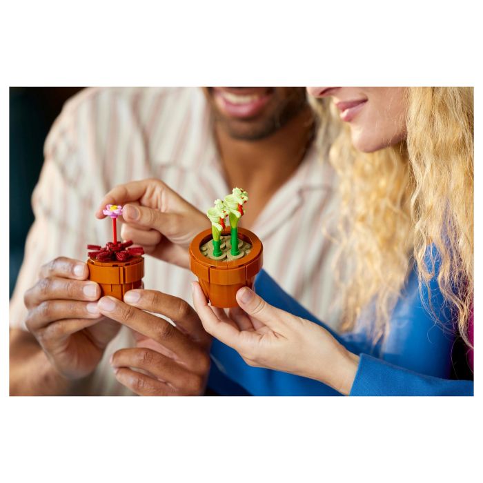 LEGO Icons 10329 Plantas Diminutas Set de Construcción Ornamental para Adultos 50