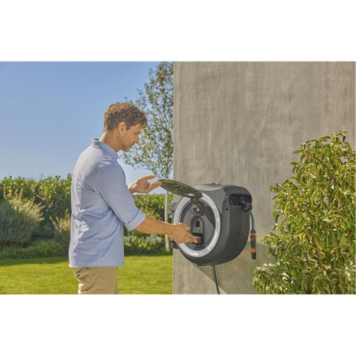 GARDENA Akku-Wand-Schlauchbox PowerRoll XXL P4A Solo, enrollador de manguera a batería 18V, 40 m, negro, resistente a las heladas, referencia 18647-55