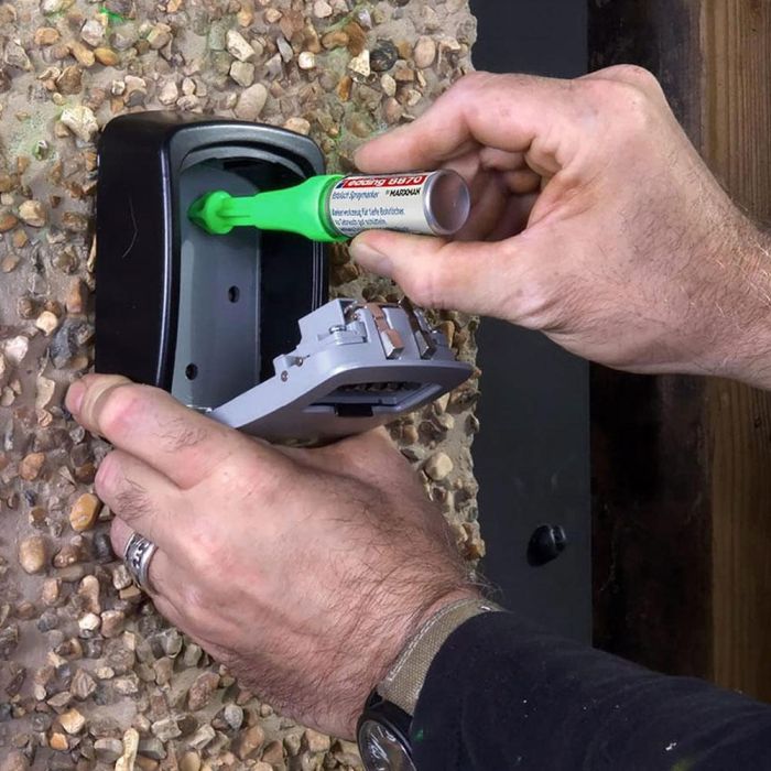 Edding Marcador en spray pintura fluorescente a la tiza verde para agujeros perforados, multisuperficie, 250 usos, Ø3 a 13mm 2 Edding Marcador en spray pintura fluorescente a la tiza verde para agujeros perforados, multisuperficie, 250 usos, Ø3 a 13mm 2
