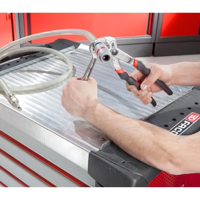 Facom Abrazadera Multiusos con Recorrido Ajustable, Cortador de Hilo Integrado y Patillas Ergonómicas 4 Facom Abrazadera Multiusos con Recorrido Ajustable, Cortador de Hilo Integrado y Patillas Ergonómicas 4