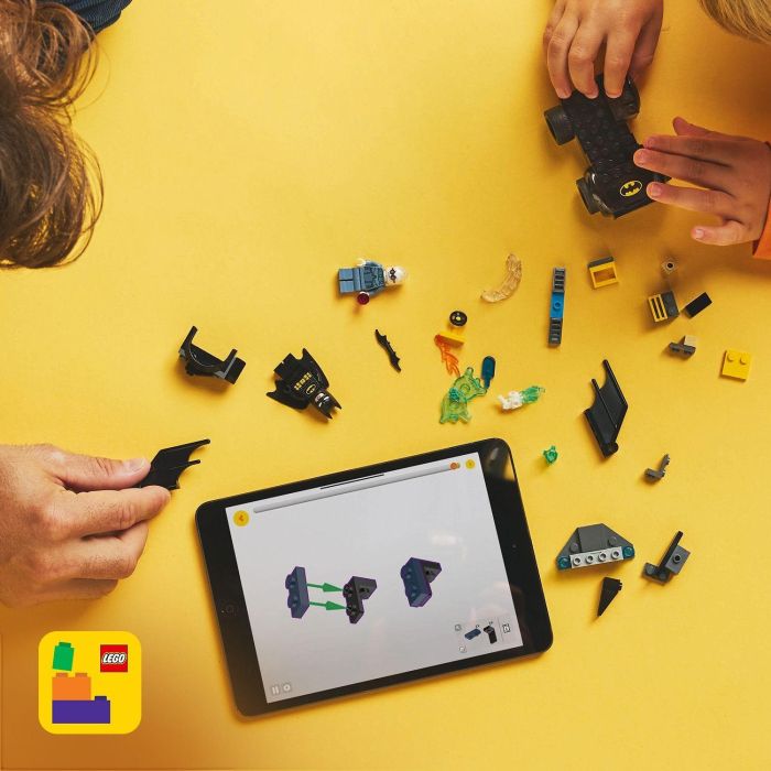 LEGO 76301 Set de Construcción DC Comics Batman y Batmóvil vs. Mr. Freeze con Minifiguras de Batman y Mr. Freeze, +4 años 6