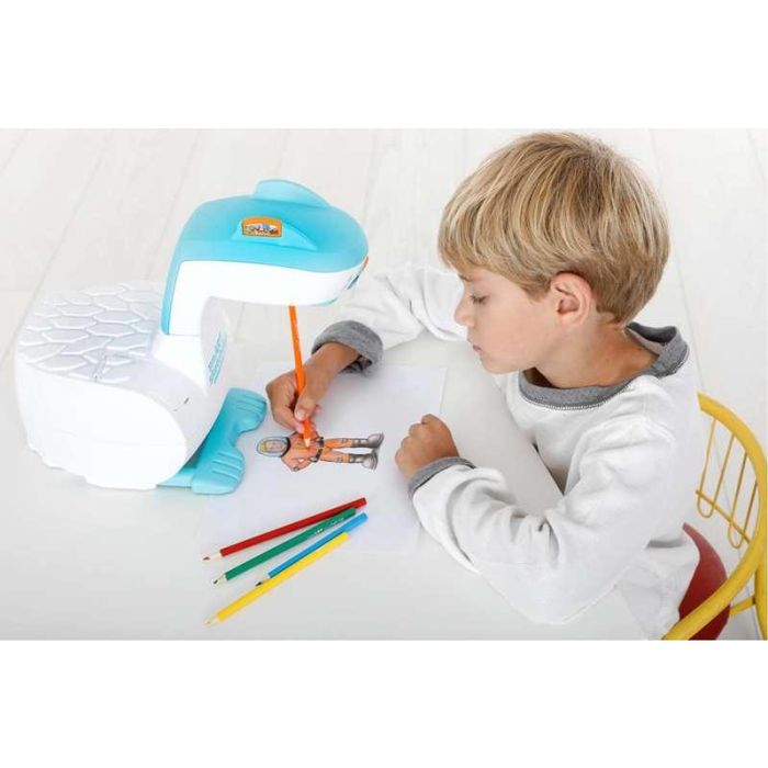 Famosa Proyector Smart Sketcher 2.0: Aprende a Dibujar con Imágenes Prediseñadas - Juguete para Niños 6+ años - Modelos Surtidos 5 Famosa Proyector Smart Sketcher 2.0: Aprende a Dibujar con Imágenes Prediseñadas - Juguete para Niños 6+ años - Modelos Surtidos 5