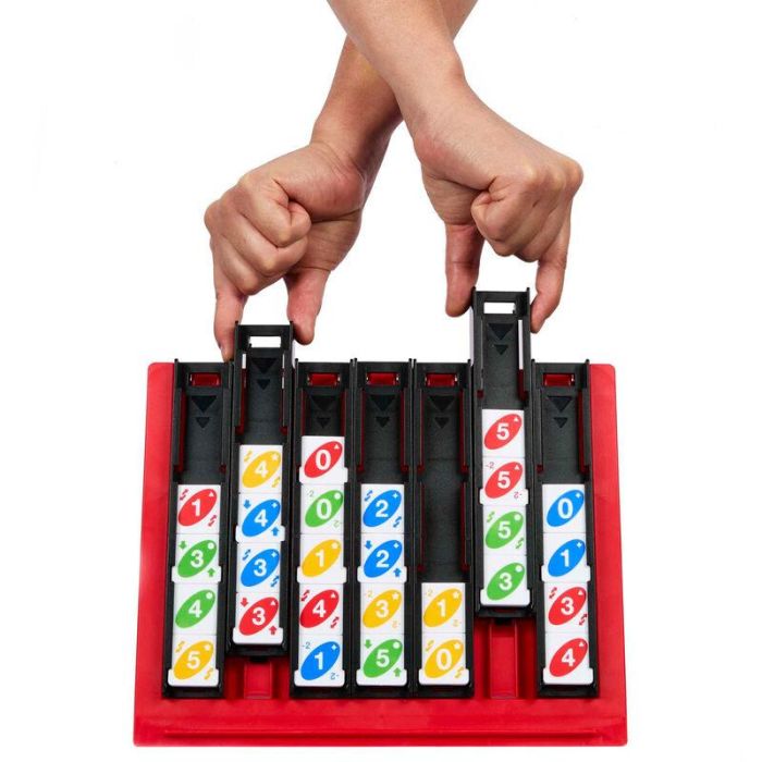Mattel Games Hpf82 UNO Quatro Juego de Mesa Familiar de Estrategia con Fichas Deslizantes, Cuatro en Raya y Cartas de Acción para +7 años 1