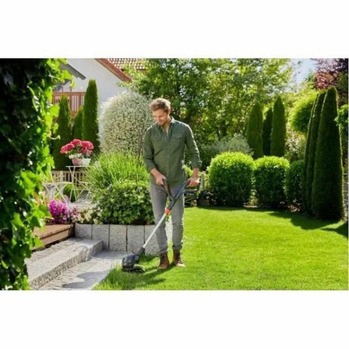 Gardena Recortadora de Césped ComfortCut 23/18V P4A, Ancho de Corte 23 cm, Incluye Batería y Cargador 2