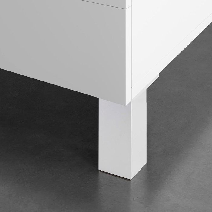Rei Pata esquinera cuadrada mod.972 ABS acabado aluminio 4,2x4,2x10cm para muebles bajos 1