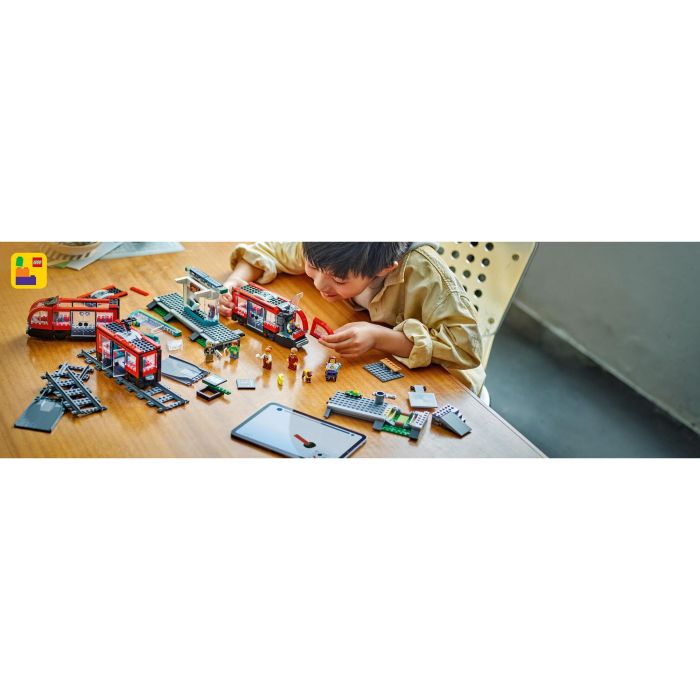 LEGO 60423 City Tranvía y Estación del Centro de la Ciudad, set de juego de construcción para niños a partir de 7 años 5 LEGO 60423 City Tranvía y Estación del Centro de la Ciudad, set de juego de construcción para niños a partir de 7 años 5