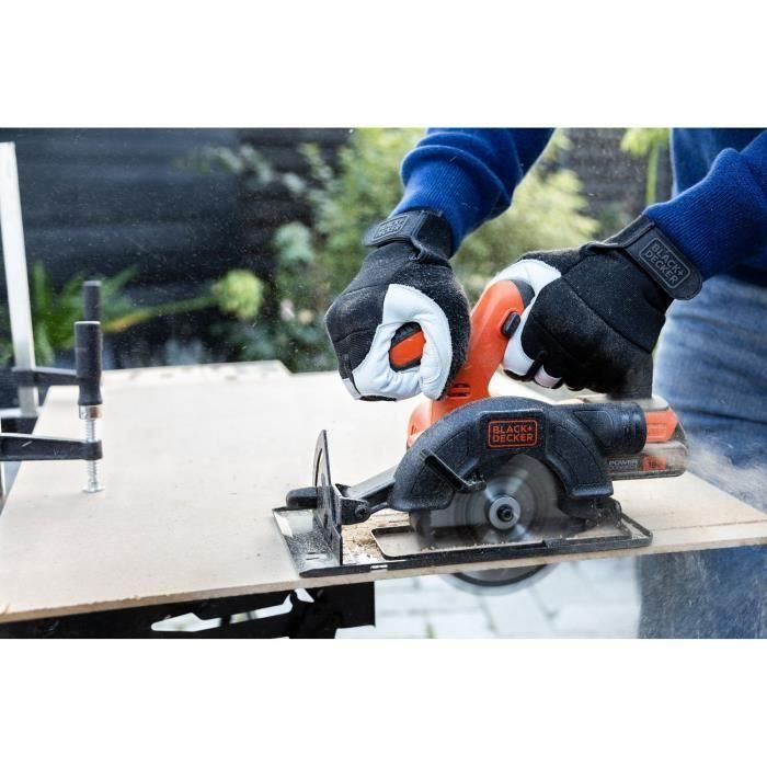 Black + Decker BDCCS18N-XJ Sierra circular inalámbrica 18V 140 mm - Alto rendimiento con suela de metal y tecnología de litio 2 Black + Decker BDCCS18N-XJ Sierra circular inalámbrica 18V 140 mm - Alto rendimiento con suela de metal y tecnología de litio 2