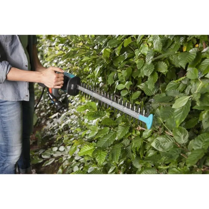 Gardena Cortasetos Eléctrico 420 / 45cm-420W EasyCut - Motor 420W, Longitud de Corte 45cm, Diámetro Corte 18mm, Ideal Setos Pequeños y Medianos 1