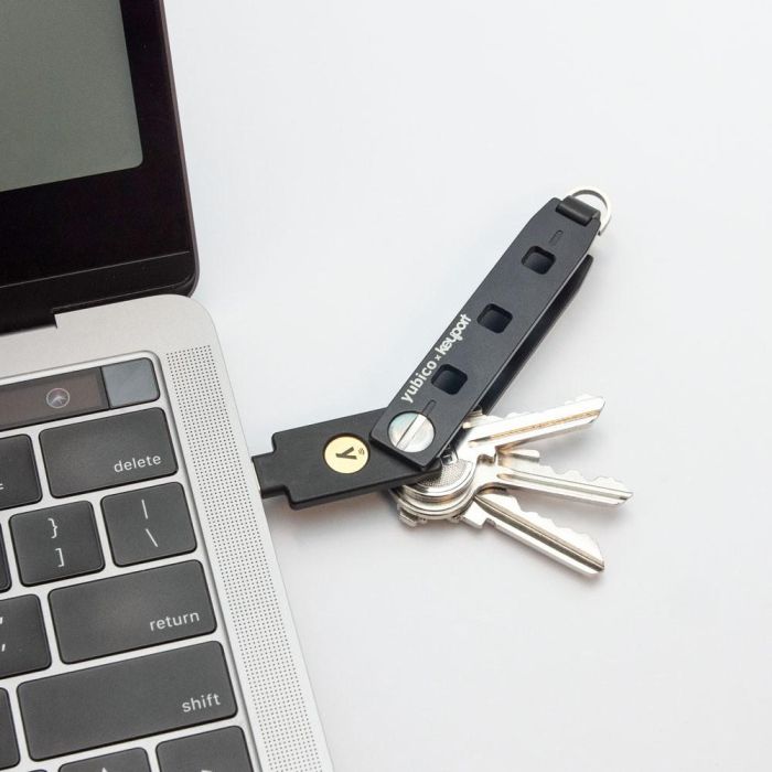 Yubico Yubico x Keyport Pivot 2.0 5 Yubico Yubico x Keyport Pivot 2.0 5