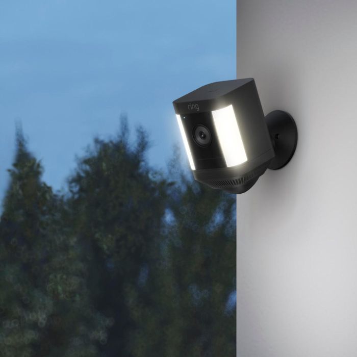 Amazon Ring Spotlight Cam Plus Battery, Cámara de seguridad exterior, Color Negro 1 Amazon Ring Spotlight Cam Plus Battery, Cámara de seguridad exterior, Color Negro 1